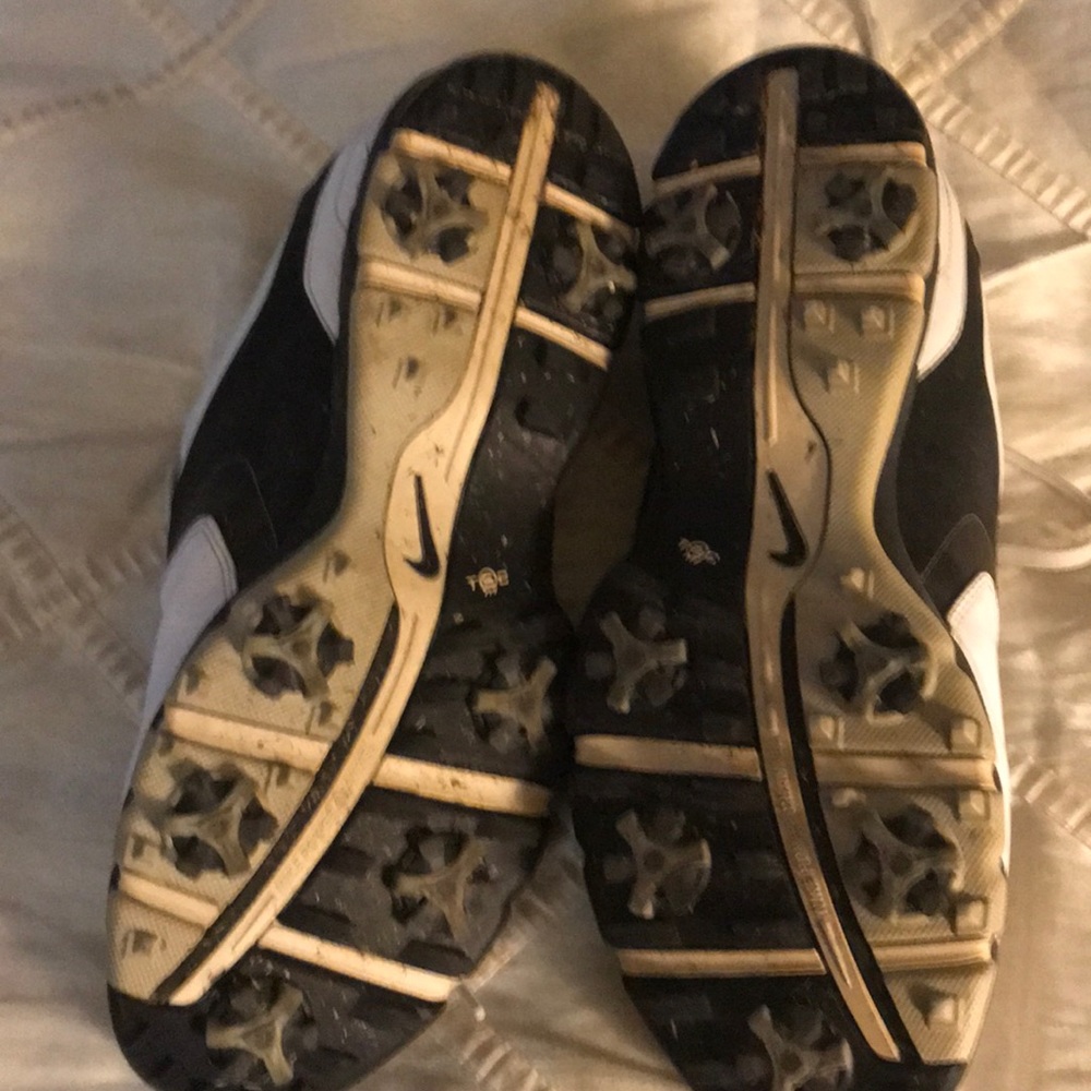 Men’s golf shoes